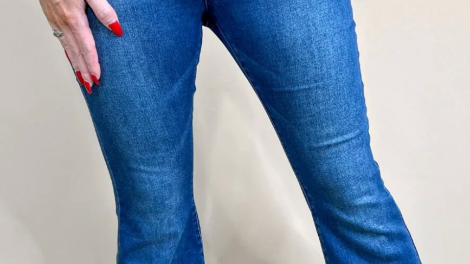 The Perfect Tops to Wear with Vervet Galveston, TX Jeans