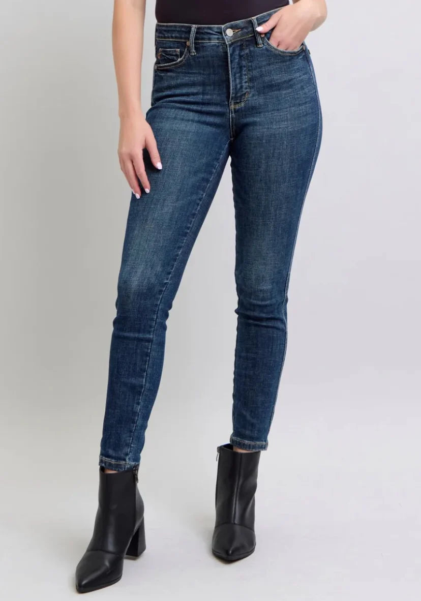 Trendy & Timeless: The Best Judy Blue Kemah, TX Jeans to Invest In