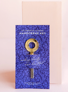 Essential Luxuries Handcreme Key